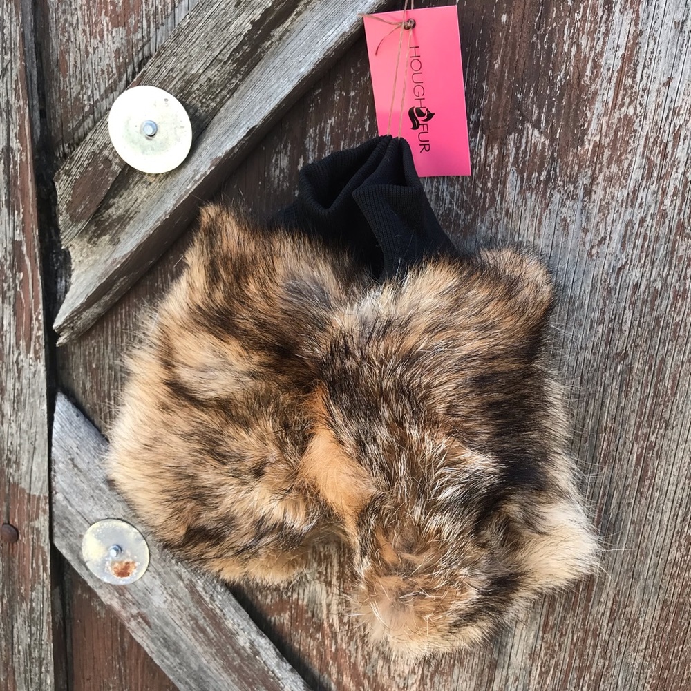 New hand sewn women’s fur mittens